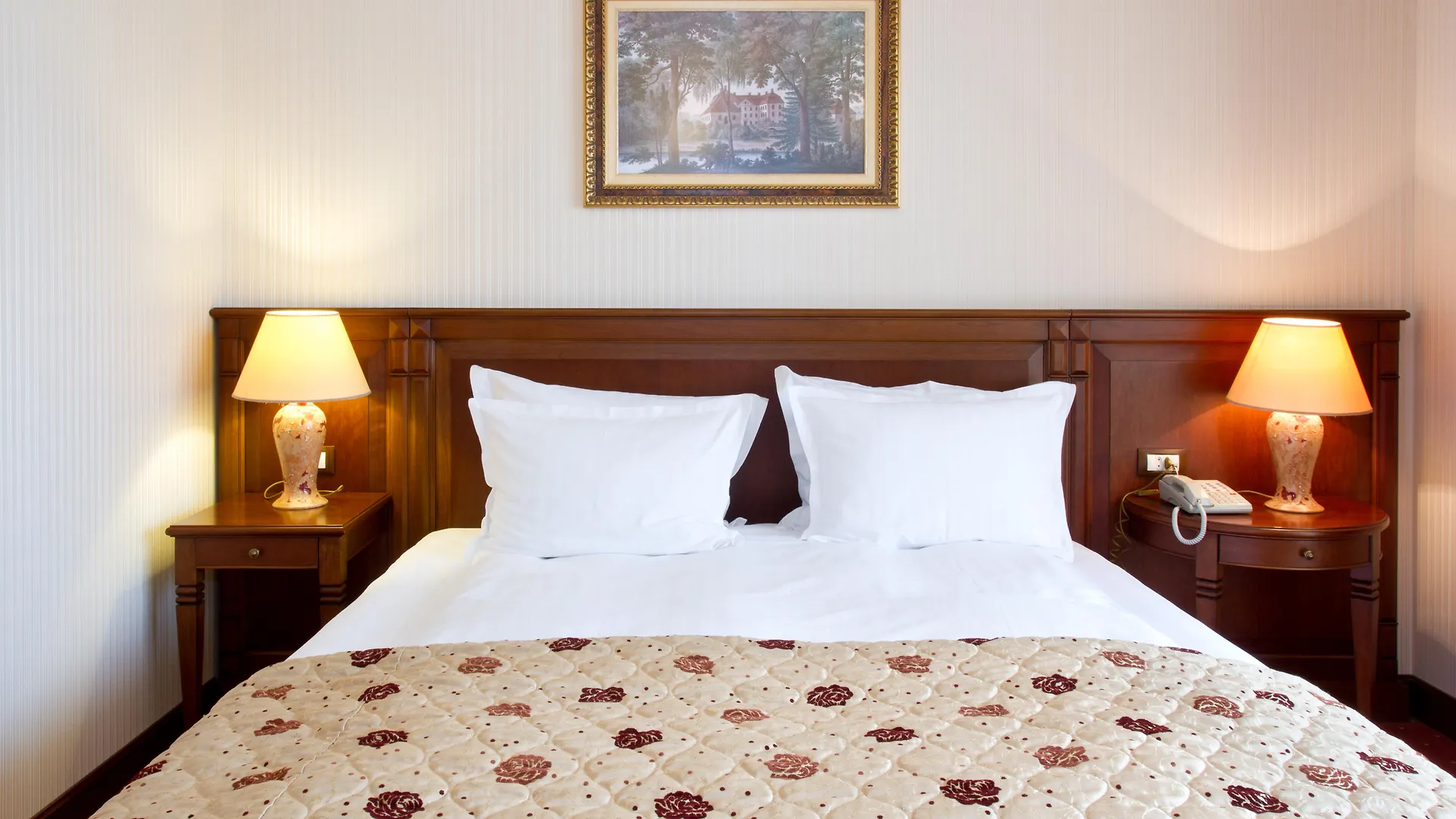 Crystal Palace Boutique Hotel Sofia 4*,