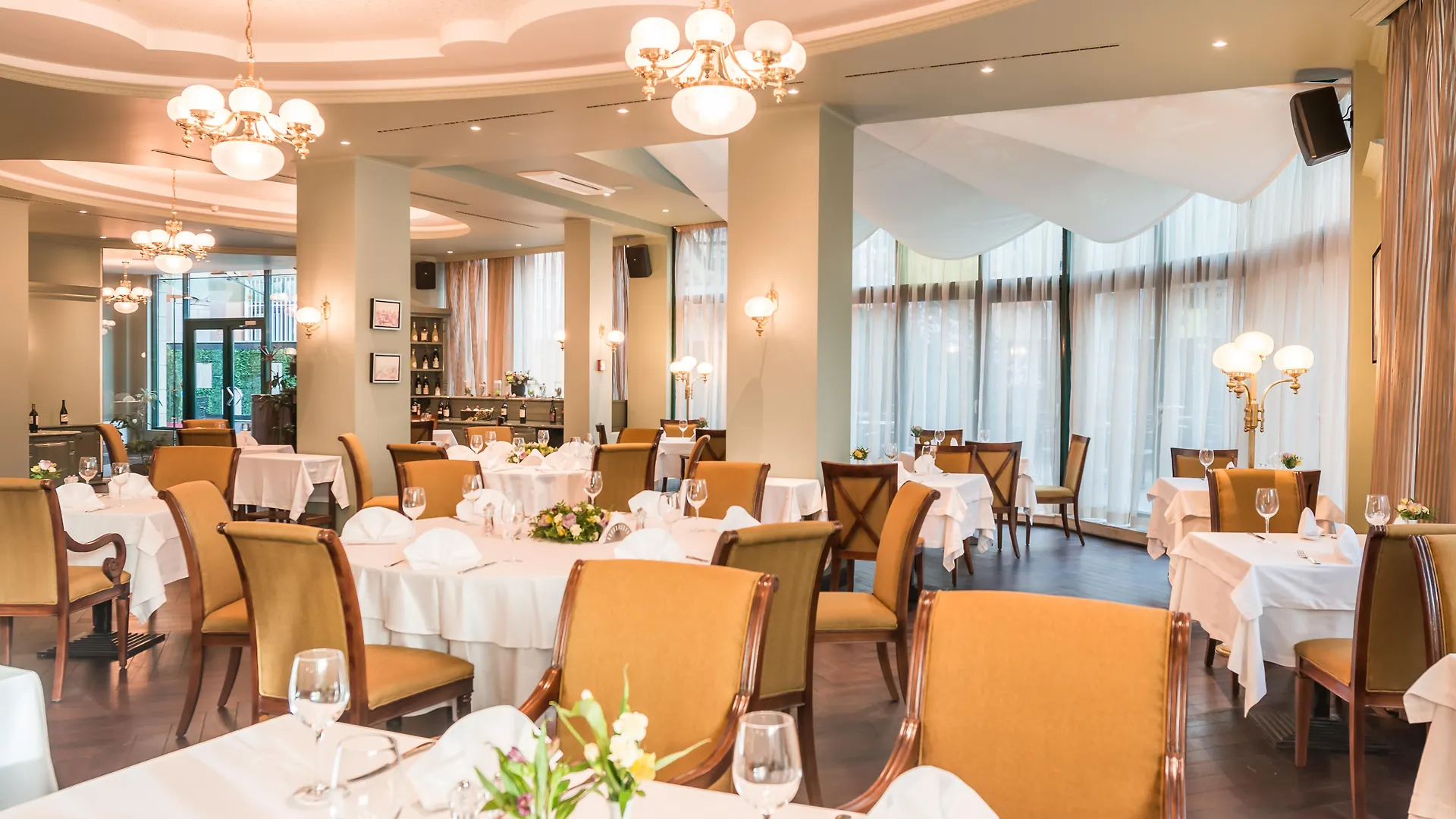 Crystal Palace Boutique Hotel Sofia 4*,